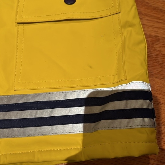 Size 2 raincoat for kids - Picture 8 of 12
